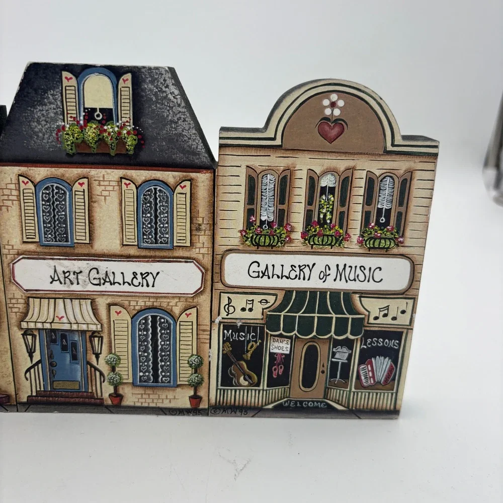 Brandywine‎ Woodcrafts shelf sitter